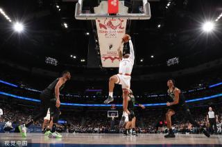 世界第39爆冷世界第四！阿夫迪亚23+5断攻防一体 美记：完美二当家